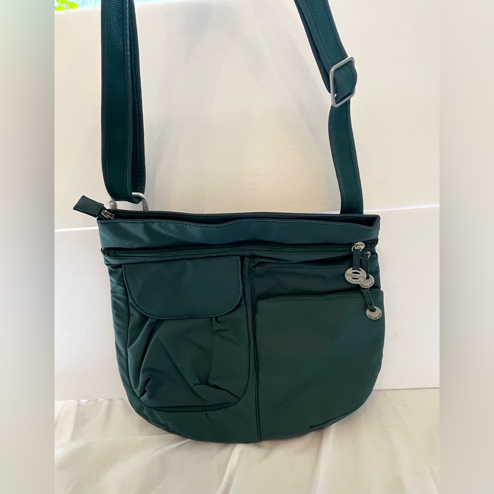 Travelon Green Crossbody Shoulder Bag Multiple Secure Pockets Travel Anti-Theft